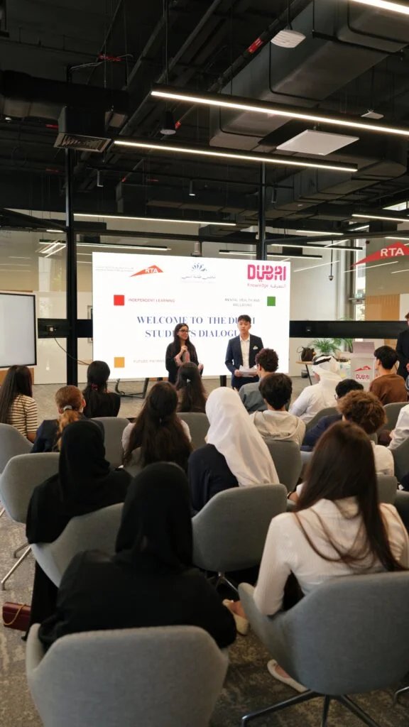 “حوارات الطلبة” تجمع أكثر من 100 طالب للمساهمة في تطوير مستقبل التعليم بدبي