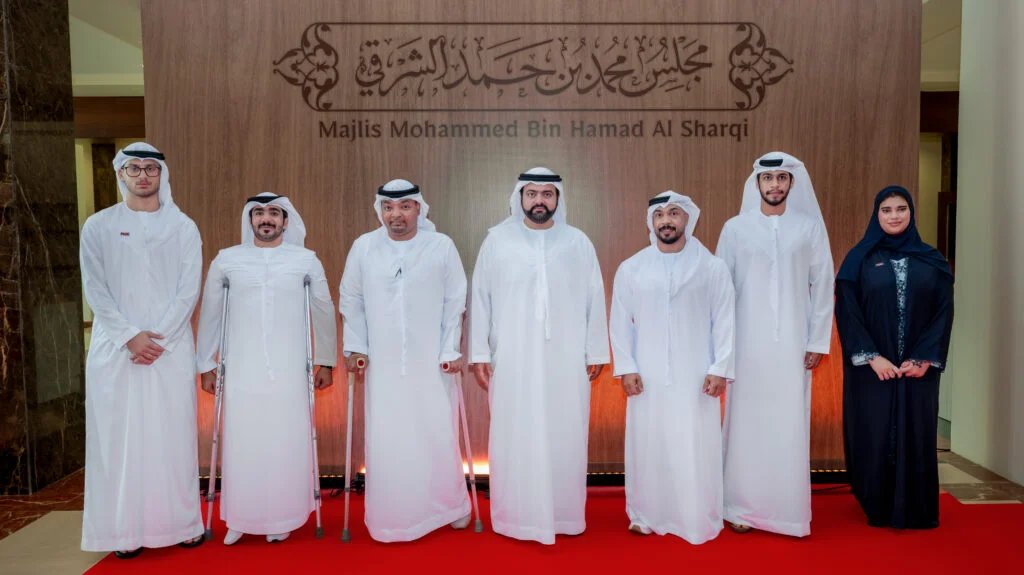 ولي عهد الفجيرة يشهد جلسة حوارية بعنوان “التميّز الرياضي: نماذج ملهمة من الفجيرة”