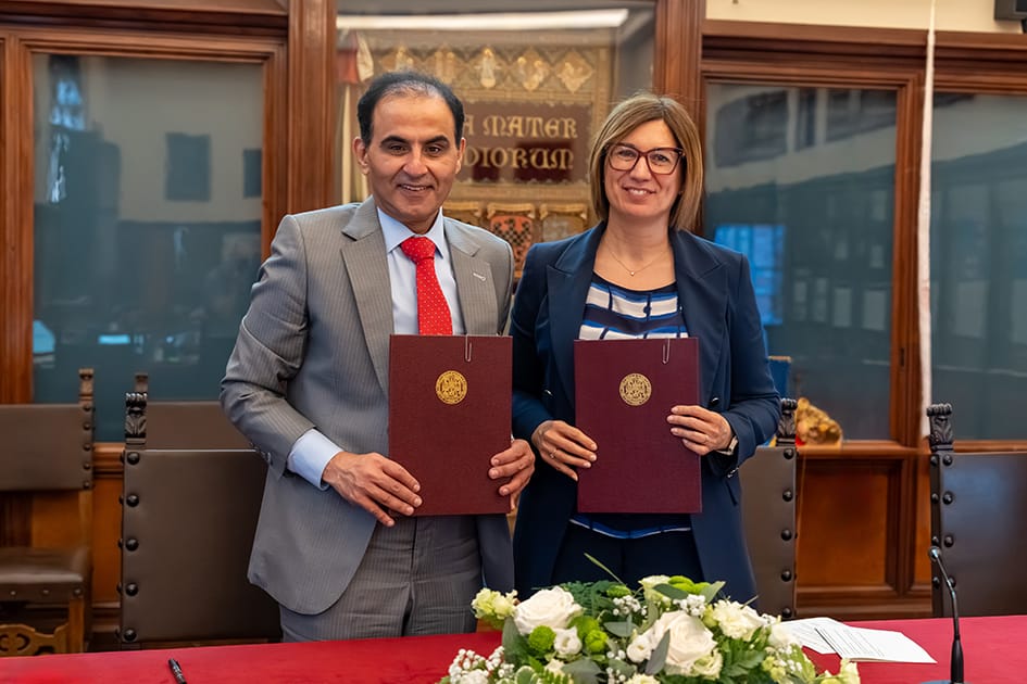 تعاون بين “أبوظبي للغة العربية” وجامعة بولونيا في إيطاليا لتعزيز الحضور الأكاديمي لـ “الضاد”