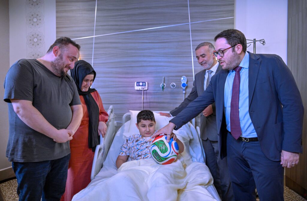برجيل الطبية تقدم علاجا جينيا متقدما لطفل مصاب بمرض دوشين لضعف العضلات