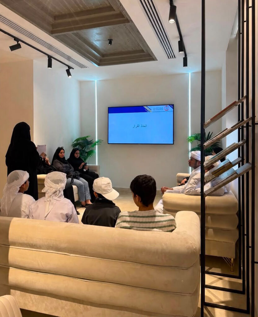 مركز سالم بن حم الثقافي يواصل فعاليات برنامجه الصيفي بمحطات توعوية وثقافية