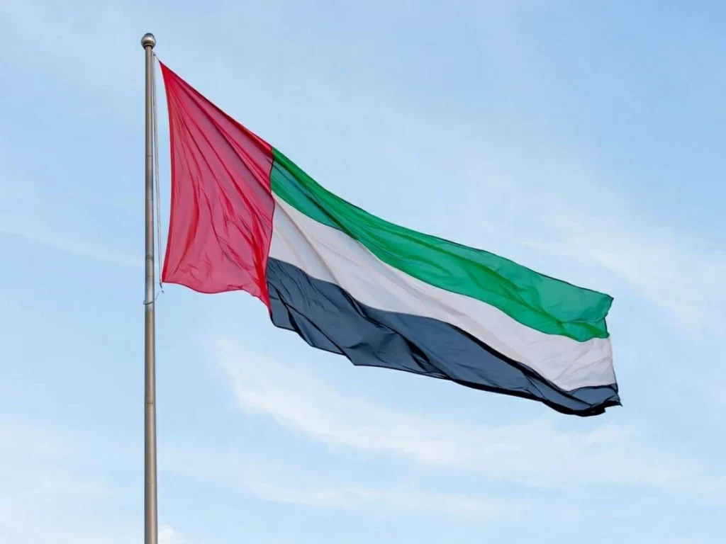 الإمارات تدعو مواطنيها في فيتنام إلى الحذر من عاصفة