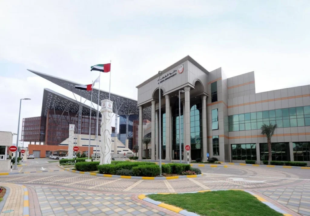 «قضاء أبوظبي» تنجز 447 ألف طلب إلكتروني خلال النصف الأول من 2026