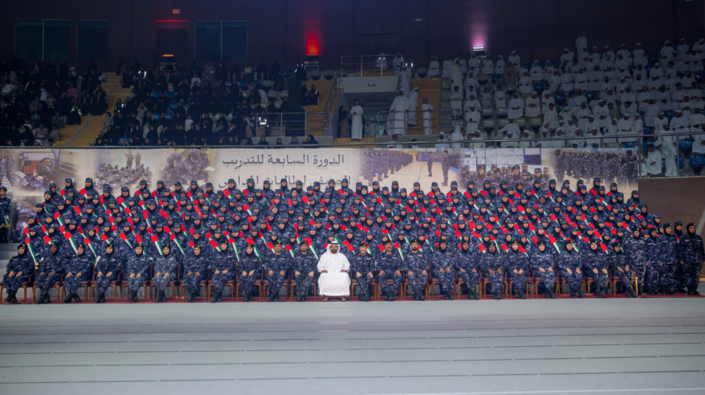 محمد الشرقي يشهد تخريج منتسبي الدورة التدريبية الصيفية لشرطة الفجيرة ويشيد بمخرجاتها