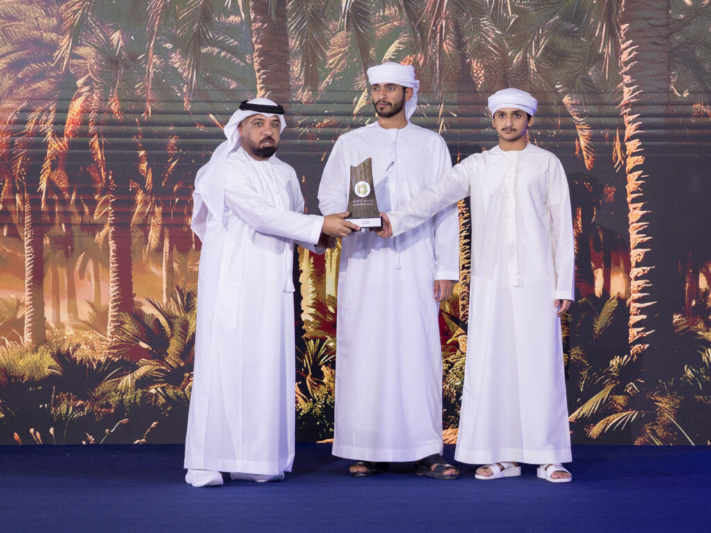 مهرجان الوثبة للرطب يتوج الفائزين بمسابقتي الخنيزي والشيشي ويوزع جوائز بقيمة 397 ألف درهم