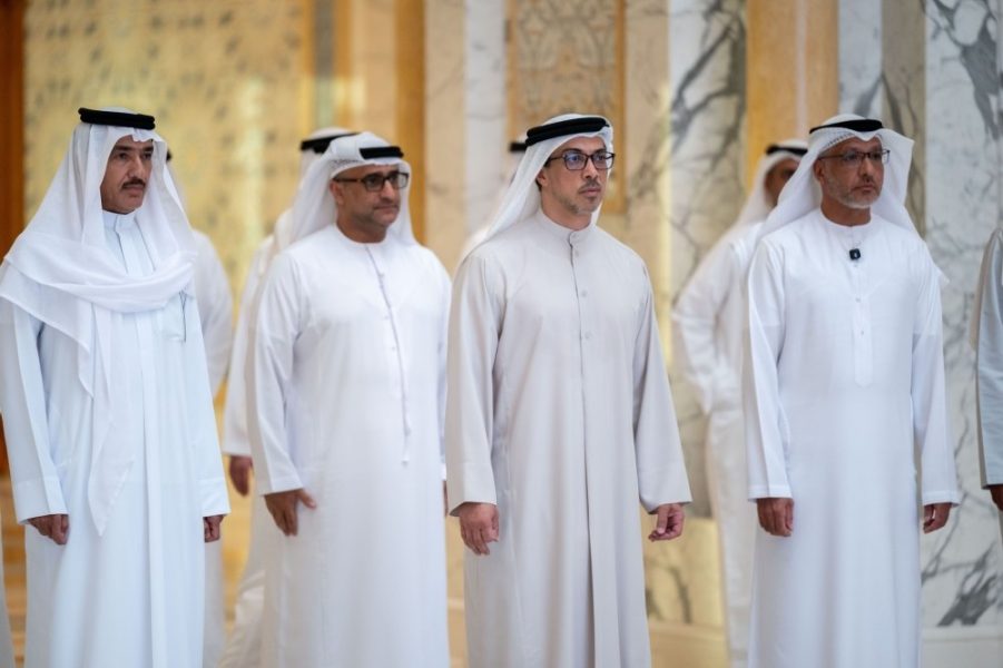 منصور بن زايد يفتتح معرض “إماراتُ الدُّرِ والطيب: إرثٌ متأصلٌ ومستقبلٌ متجدّد” في قصر الوطن احتفاءً بعبق التاريخ الإماراتي وأصالة مفرداته