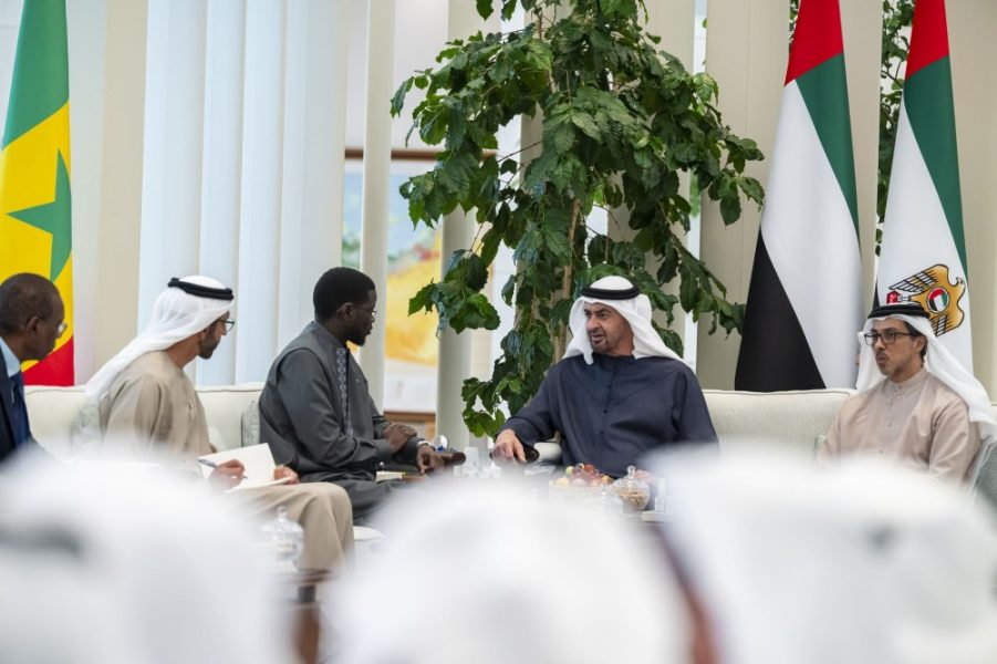 رئيس الدولة ورئيس السنغال يبحثان تعزيز علاقات التعاون بين البلدين