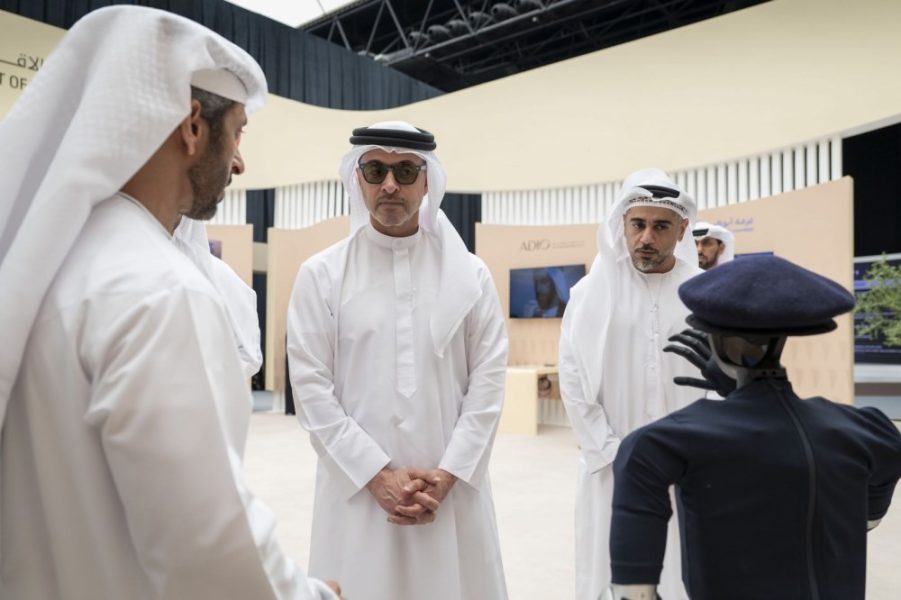 هزاع بن زايد يفتتح فعاليات الدورة الأولى من منتدى العين لأعمال المستقبل