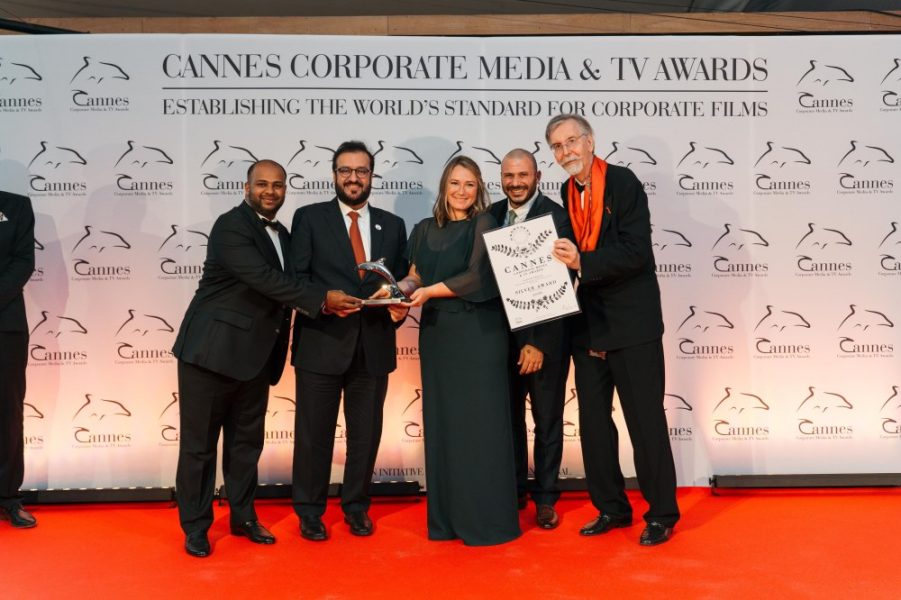 فيلم “ويبقى الأمل” لمجلس الشؤون الإنسانية الدولية يفوز بجائزة “كان للإعلام 2026”