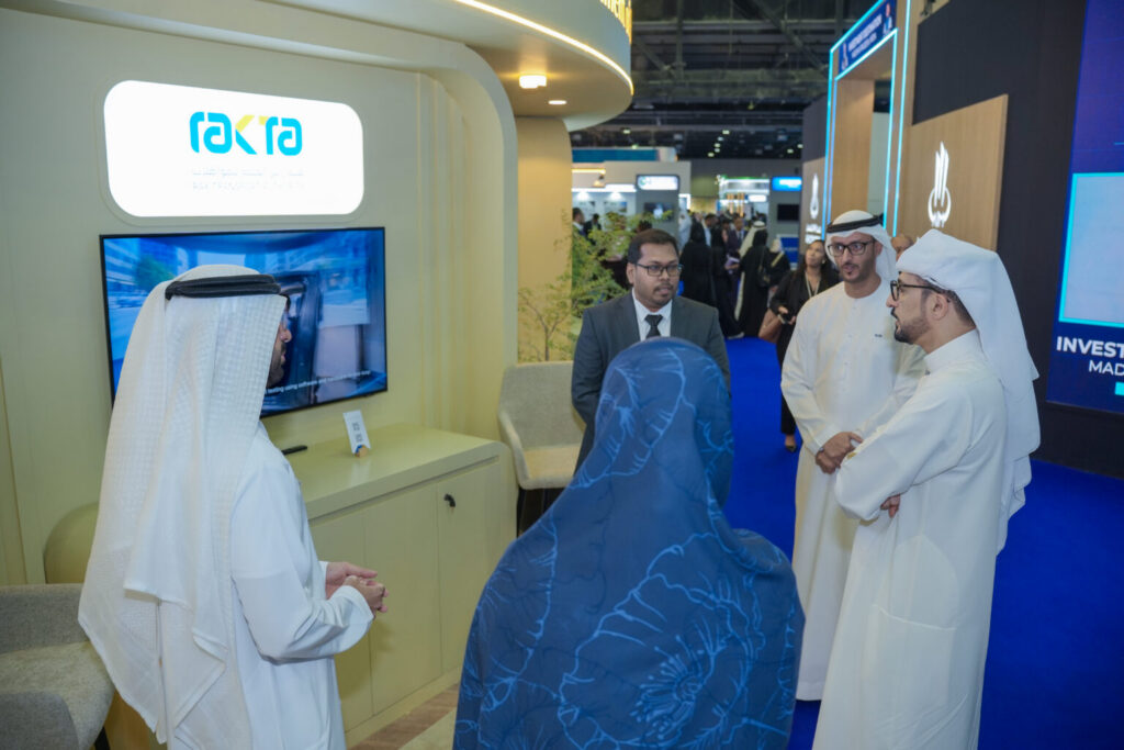 مواصلات رأس الخيمة تعرض حلول المركبات ذاتية القيادة في AIM 2026