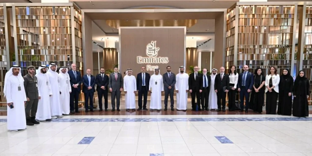 وفد لبناني يطلع على نماذج العمل لحكومة الإمارات
