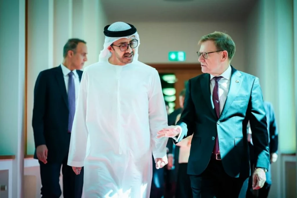 عبدالله بن زايد ووزير الخارجية الألماني يبحثان العلاقات الاستراتيجية