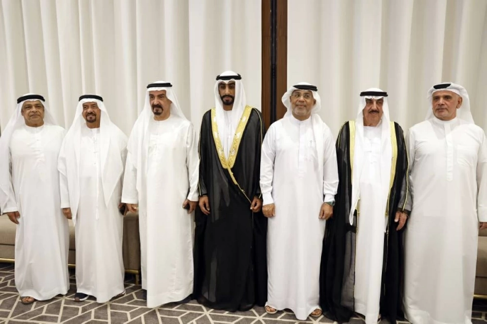 الشيوخ والمسؤولون يحضرون حفل زفاف فيصل الفلاسي