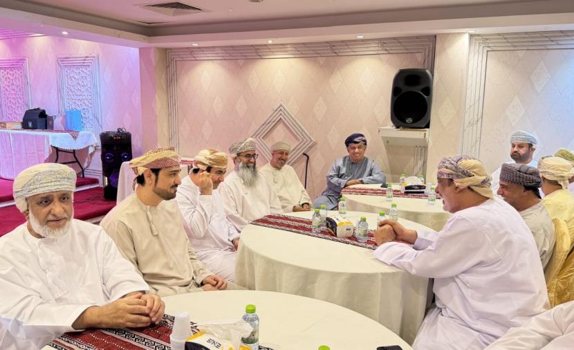 بعد 35 عامًا من العطاء.. مطرح تحتفي بأحمد البوسعيدي