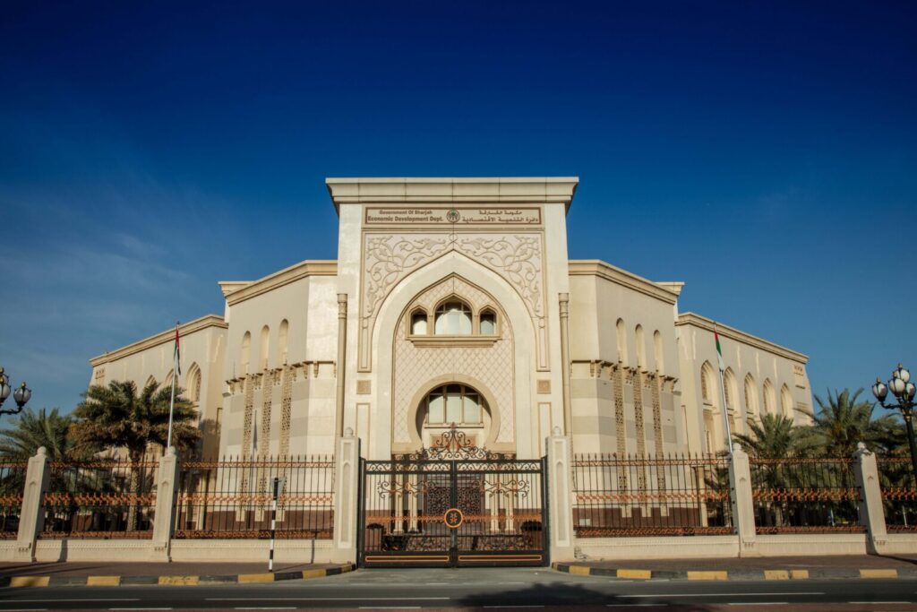 اقتصادية الشارقة تطلع مجتمع الأعمال على خدماتها الداعمة لتحفيز الإستثمار