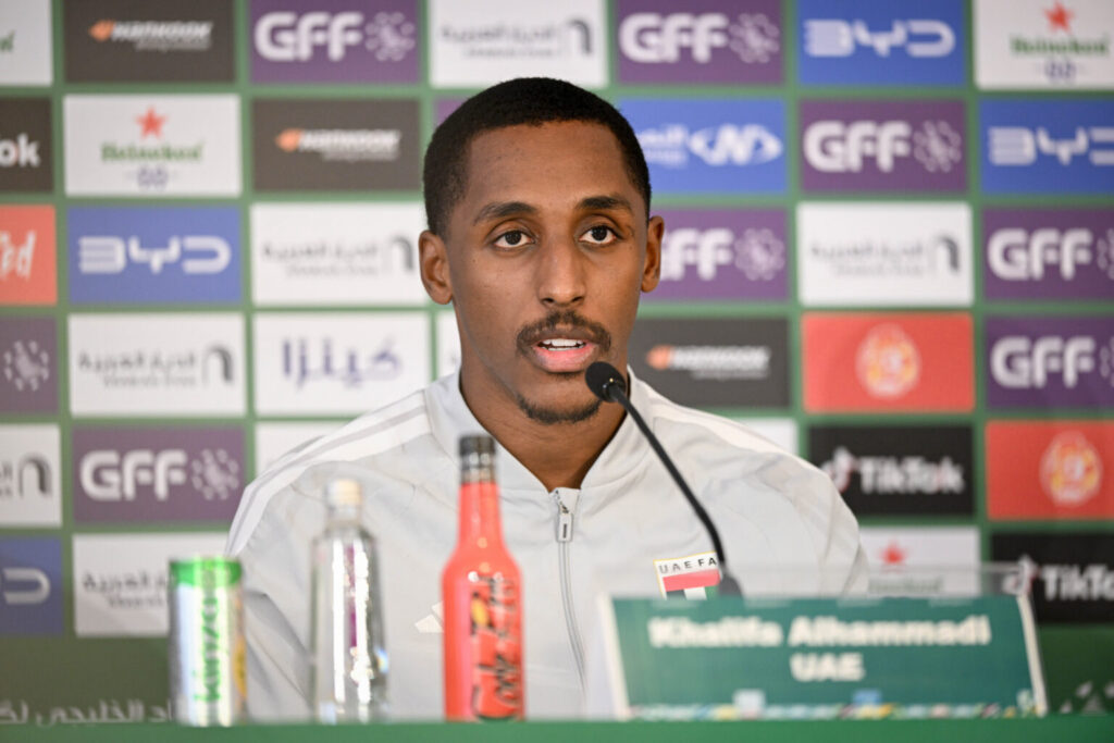 الحمادي: ندخل مباراة عُمان بتركيز وانضباط